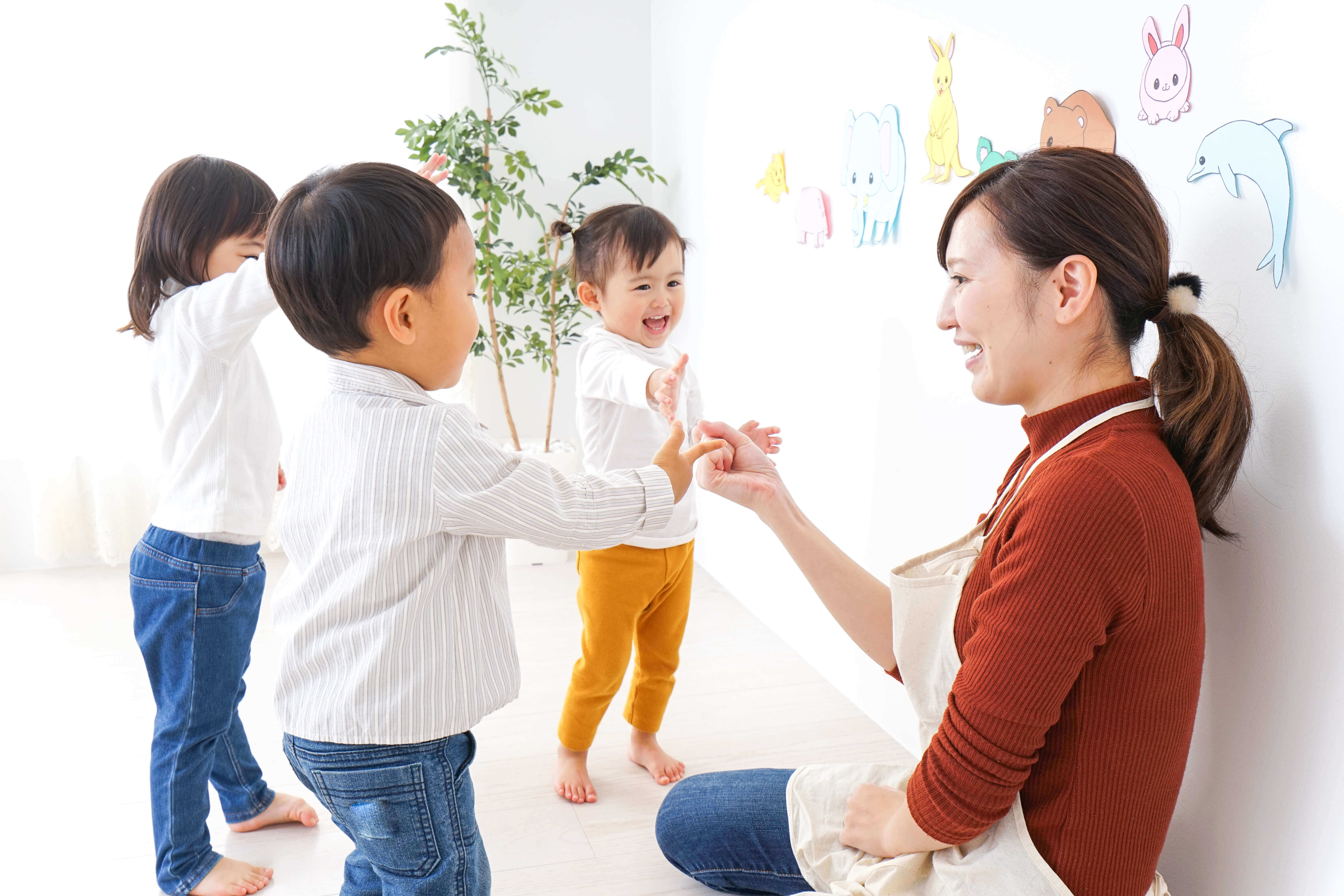 保育士として活躍する女性